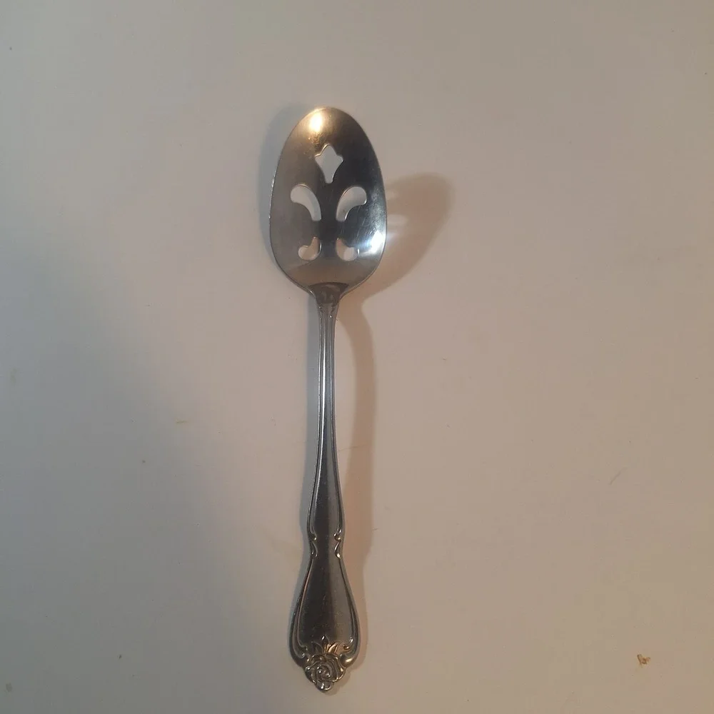 Oneida ARBOR ROSE TRUE ROSE 1881 Rogers Ltd Stainless Flatware Choice
